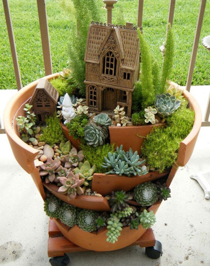 diy-broken-pot-fairy-garden-3