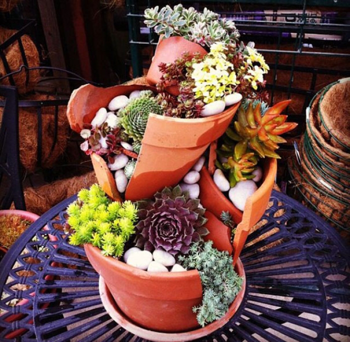 diy-broken-pot-fairy-garden-11