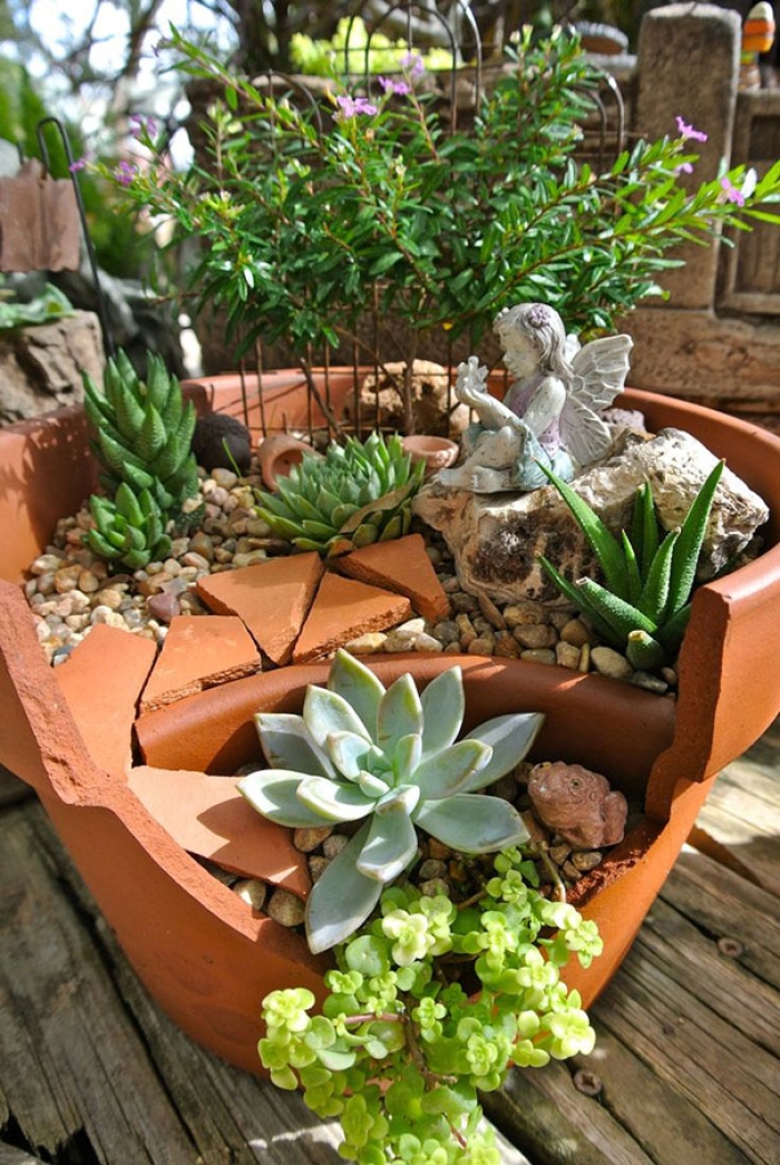 diy-broken-pot-fairy-garden-12