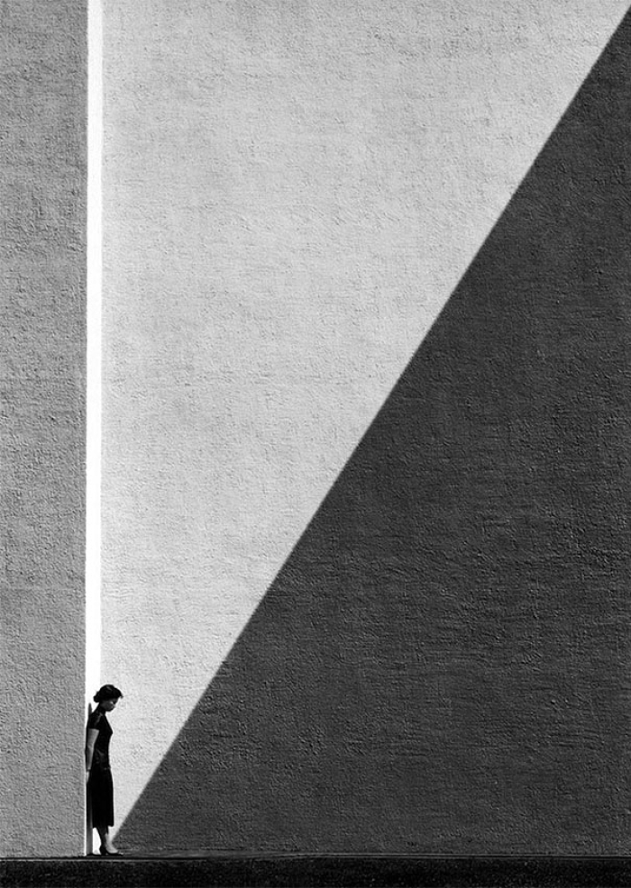 hong-kong-black-and-white-street-photography-ho-fan-10
