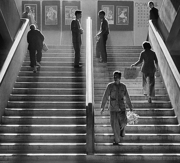 hong-kong-black-and-white-street-photography-ho-fan-1