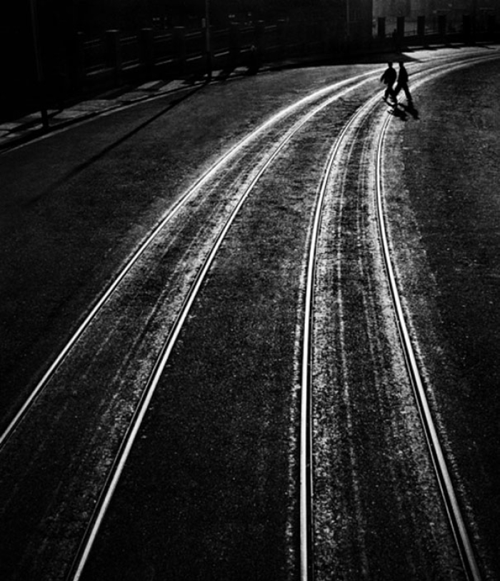 hong-kong-black-and-white-street-photography-ho-fan-17