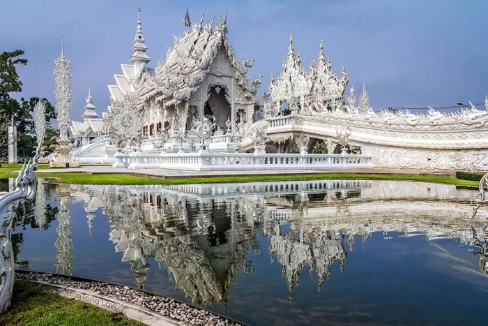 white-temple-wat-rong-khun-buddhist-thailand-architecture-3