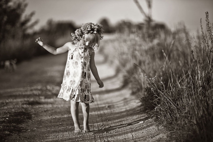 summertime-countryside-children-photography-izabela-urbaniak-10