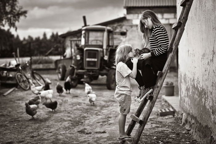 summertime-countryside-children-photography-izabela-urbaniak-9
