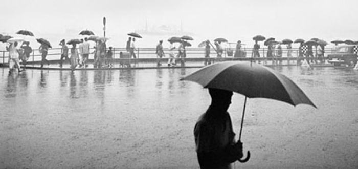 hong-kong-black-and-white-street-photography-ho-fan-15