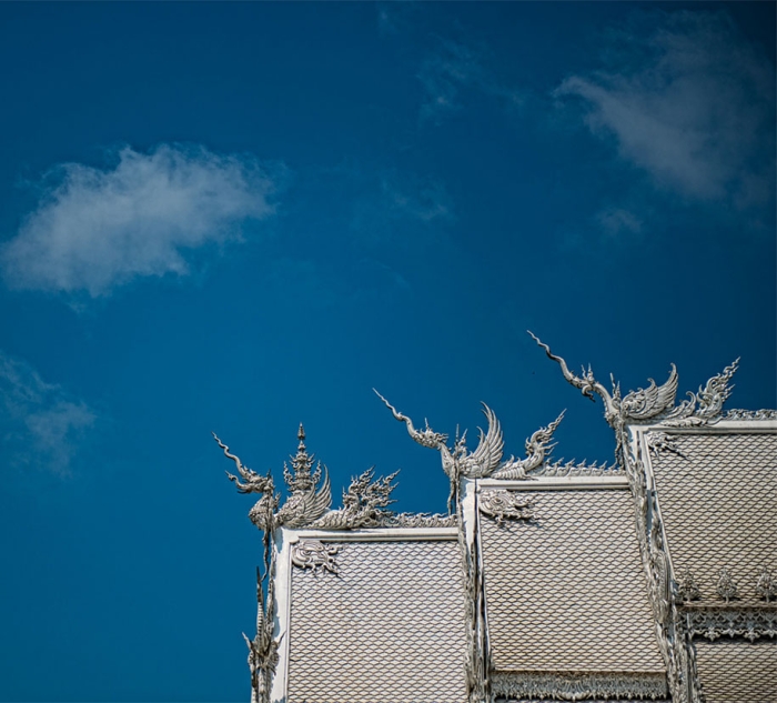 white-temple-wat-rong-khun-buddhist-thailand-architecture-5