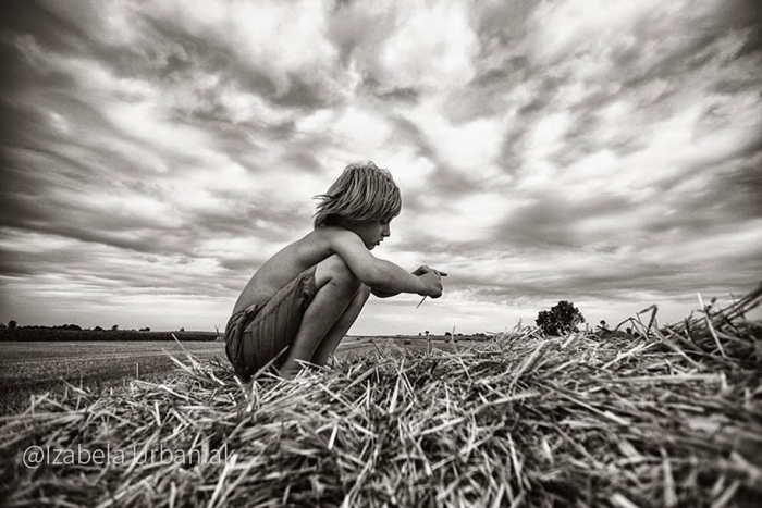 summertime-countryside-children-photography-izabela-urbaniak-23