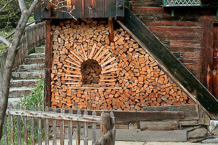 wood-pile-art-logs-composition-1