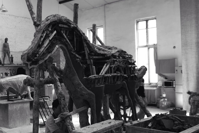 dreams-surreal-animal-sculptures-wang-ruilin-11