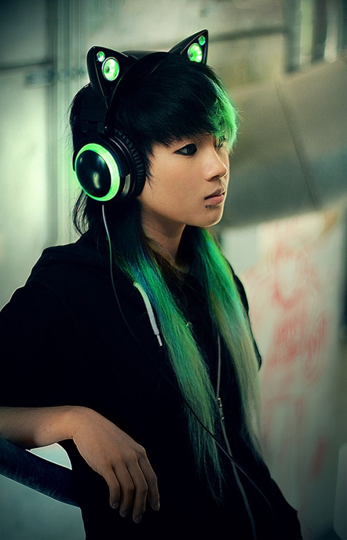 led-lights-cat-ear-heaphones-axent-wear-4