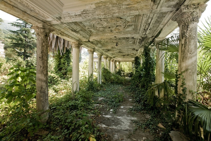 nature-reclaiming-civilization-photography-20