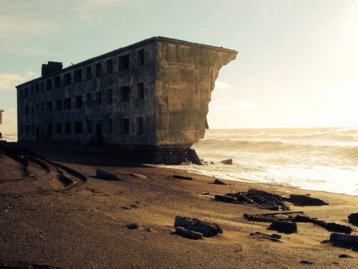 nature-reclaiming-civilization-photography-11