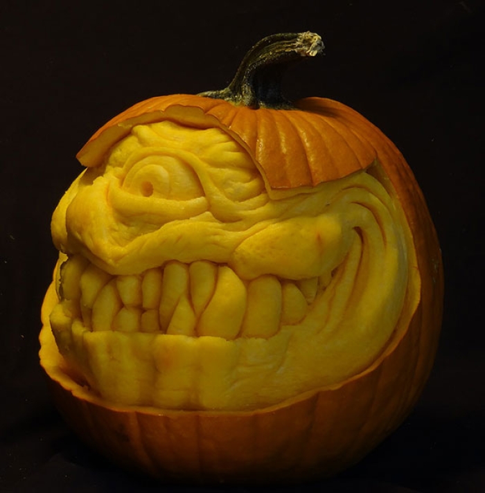 creepy-pumpkin-carvings-jon-neill-3