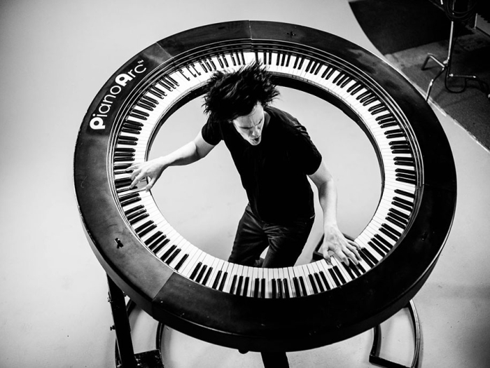 piano-arc-circular-keyboard-brockettship-brockett-parsons-1