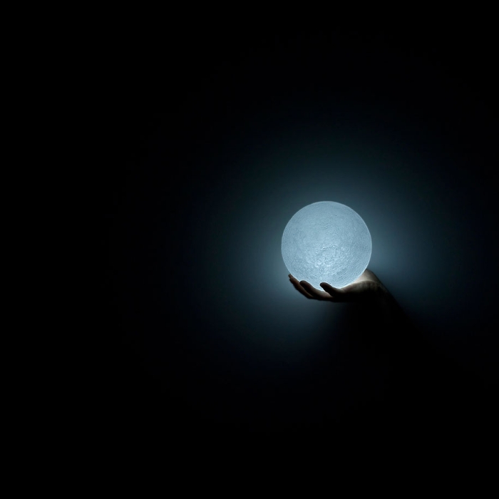 led-lamp-full-moon-replica-nosigner-2