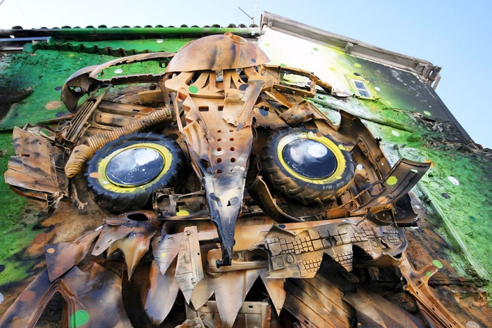 owl-eyes-recycled-sculpture-street-art-artur-bordalo-7