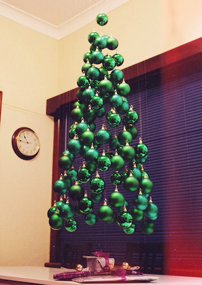 diy-chirstmas-tree-designs-recycling-holidays-1