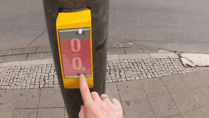 streetpong-cross-walk-pong-game-actiwait-germany-1
