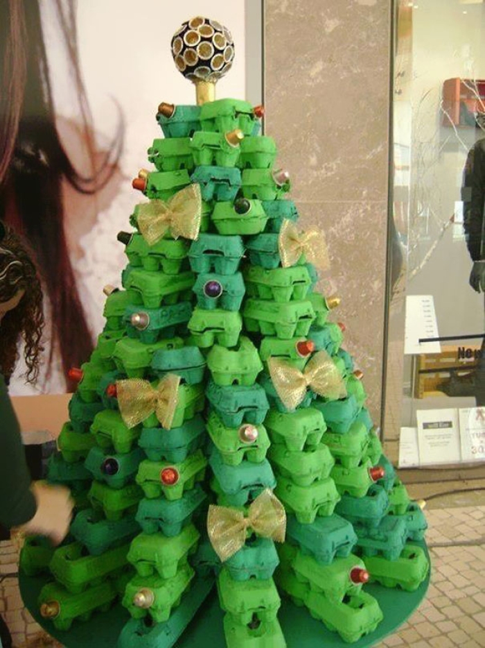 diy-chirstmas-tree-designs-recycling-holidays-21