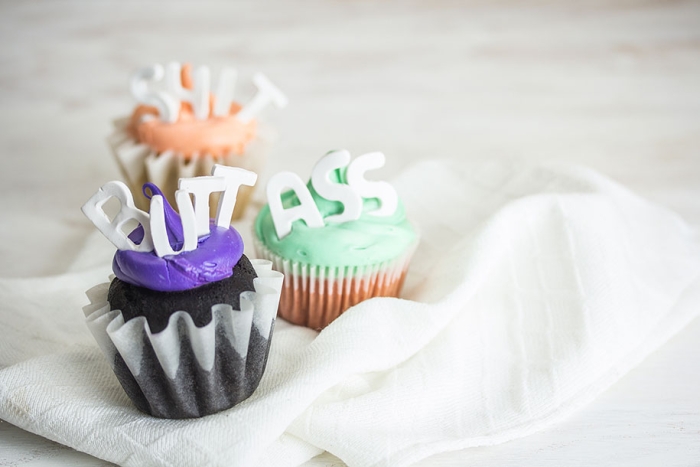 bold-bakery-insulting-cakes-sarah-brockett-8