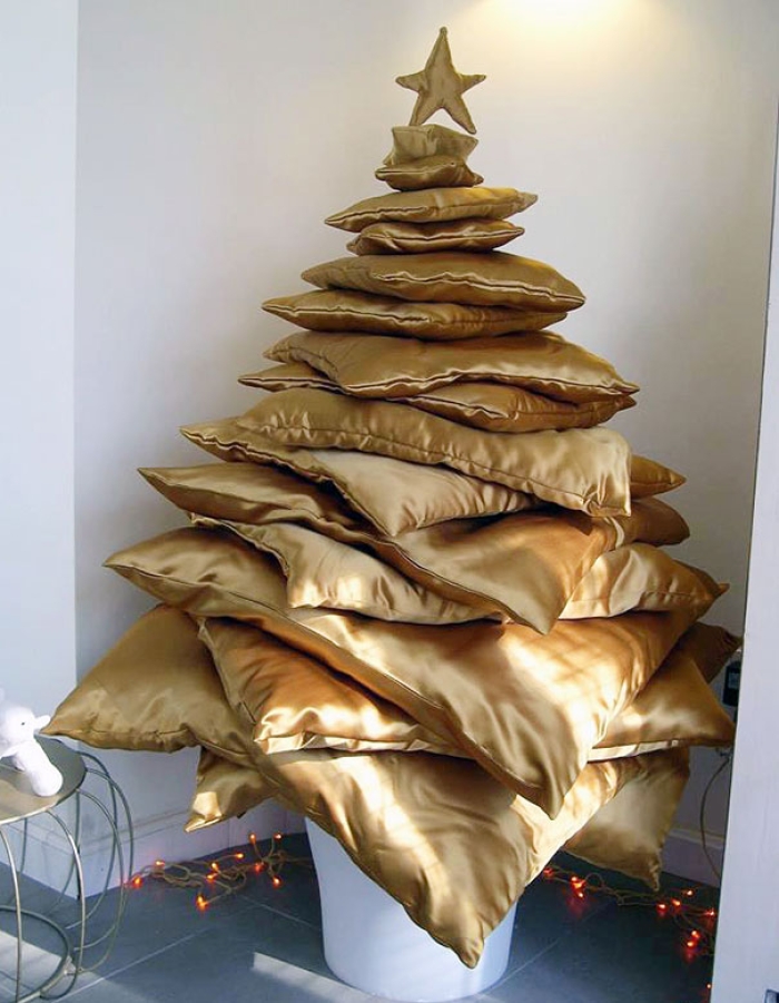 diy-chirstmas-tree-designs-recycling-holidays-27