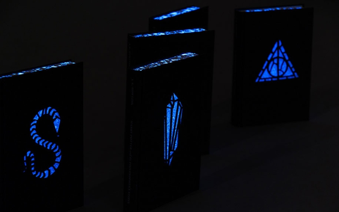harry-potter-glowing-in-the-dark-book-design-kincso-nagy-4