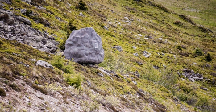 antoine-boulder-cabin-switzerland-alps-bureau-a-8