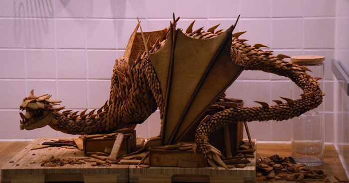 dragon-smaug-gingerbread-sculpture-caroline-eriksson-1