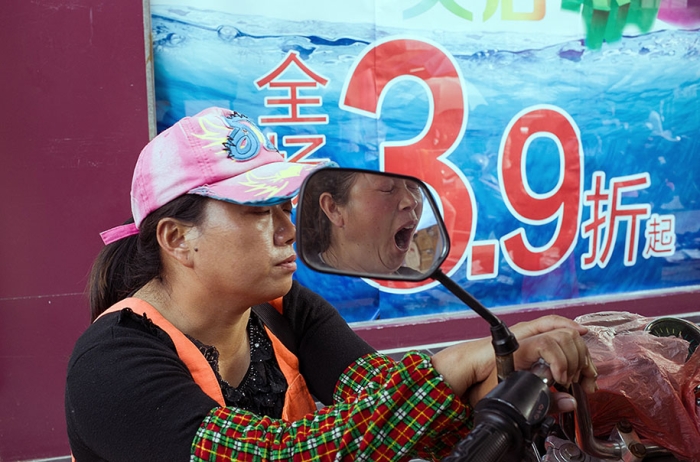 china-perfectly-timed-street-photography-tao-liu-12