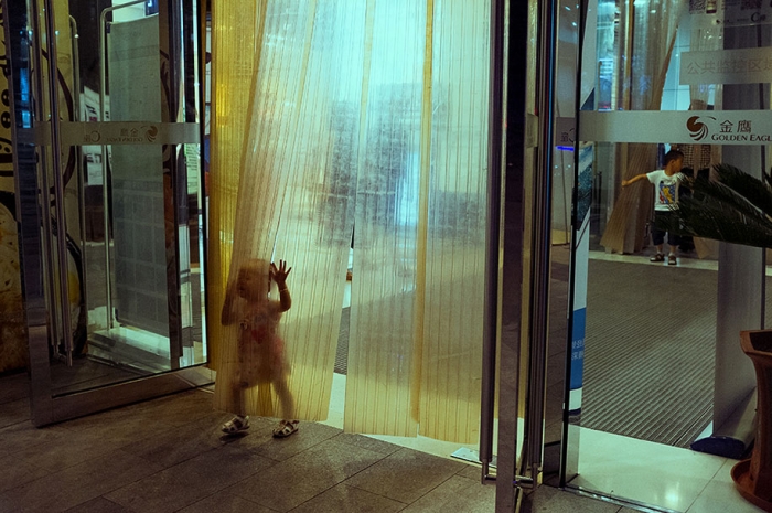 china-perfectly-timed-street-photography-tao-liu-13