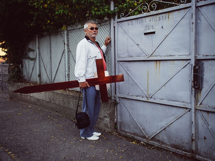 romania-villages-quirky-photography-hajdu-tamas-4
