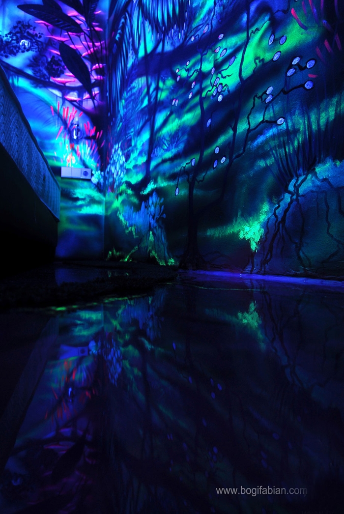 glowing-murals-uv-blacklight-art-bogi-fabian-19
