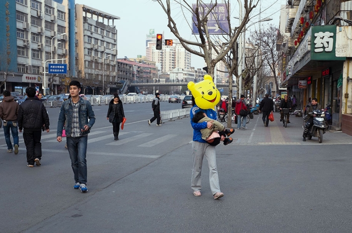 china-perfectly-timed-street-photography-tao-liu-19
