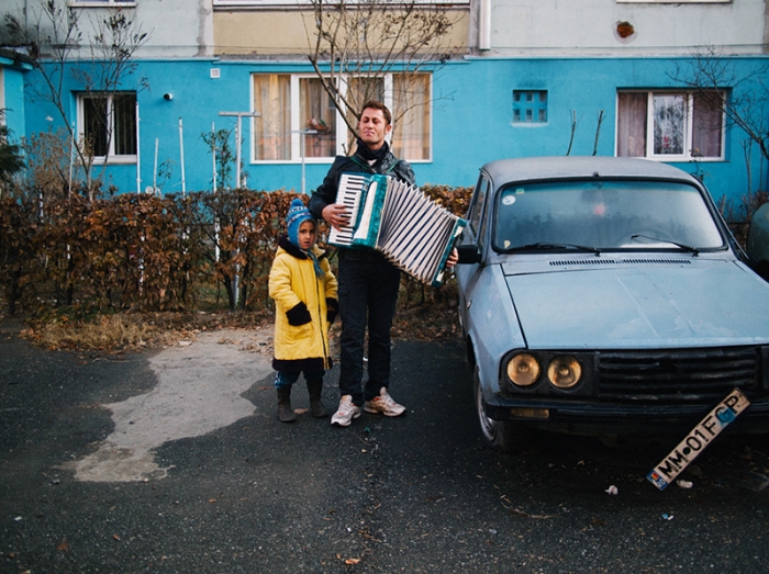 romania-villages-quirky-photography-hajdu-tamas-10