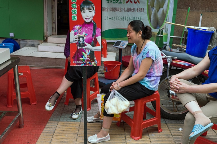 china-perfectly-timed-street-photography-tao-liu-23