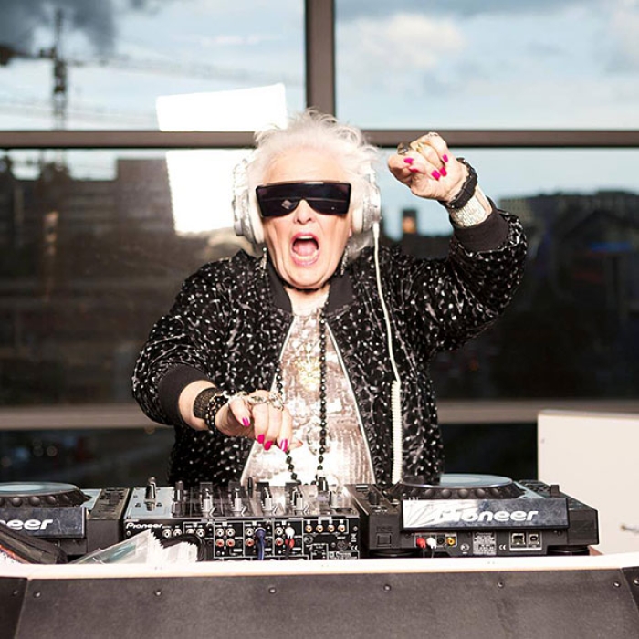 age-of-happiness-active-seniors-vladimir-yakovlev-5