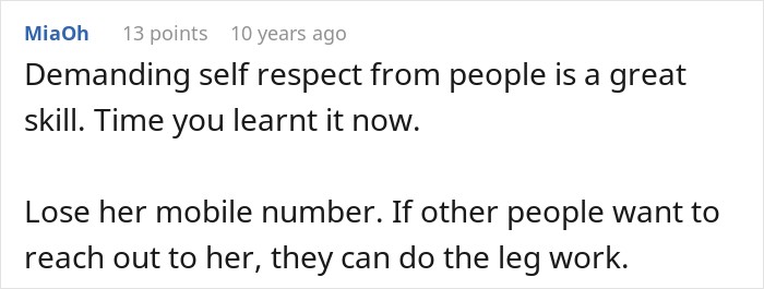 A user comment advising to drop contact over friend group pregnancy trip drama.