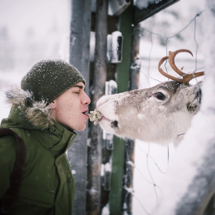 finnish-wildlife-feeding-squirrel-whisperer-konsta-punkka-34