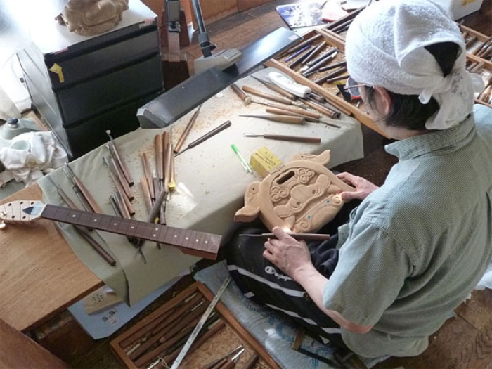 dragon-wood-carving-guitars-inami-cooperative-japan-9