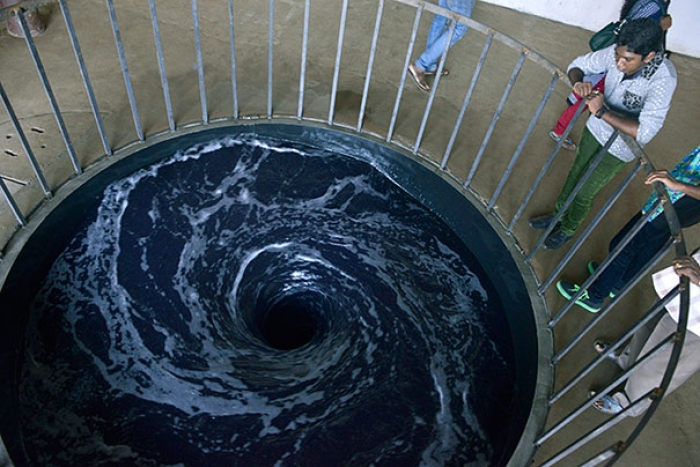 forever-vortex-decension-anish-kapoor-2