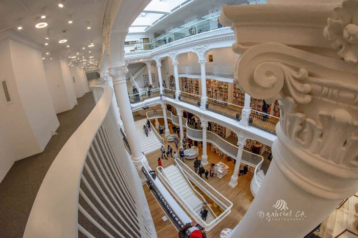 fantastic-bookstore-carousel-light-bucharest-romania-14