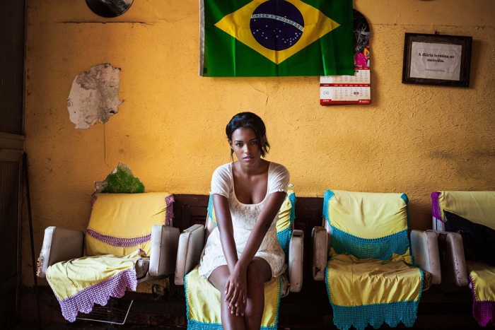 women-around-world-atlas-beauty-mihaela-noroc-21
