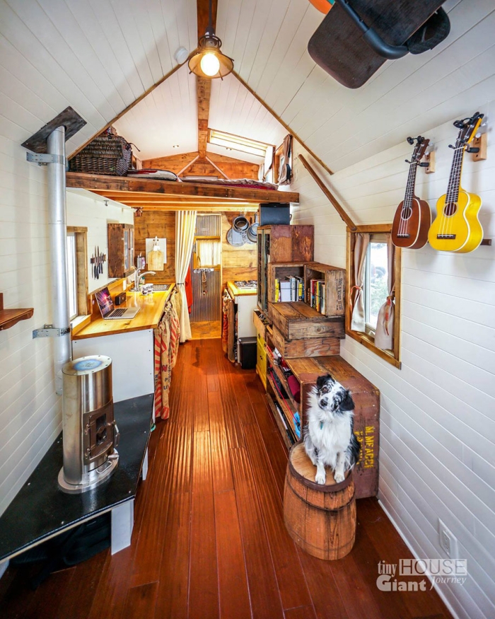 couple-travel-tiny-house-giant-journey-guillaume-dutilha-jenna-spesard-13
