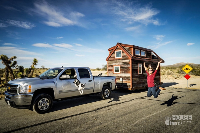couple-travel-tiny-house-giant-journey-guillaume-dutilha-jenna-spesard-18