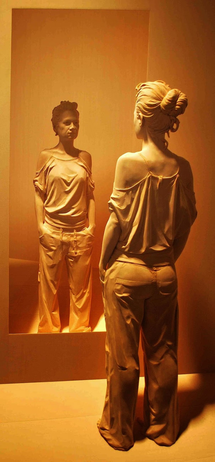 realistic-wood-sculpture-peter-demetz-5