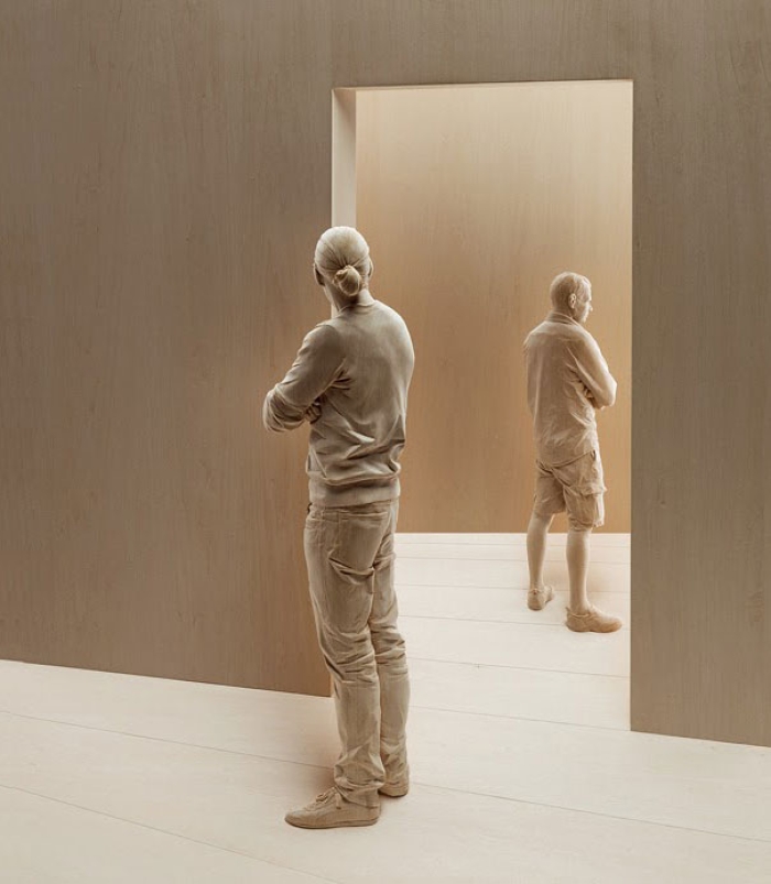 realistic-wood-sculpture-peter-demetz-2