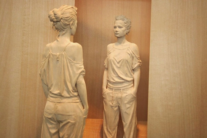 realistic-wood-sculpture-peter-demetz-8