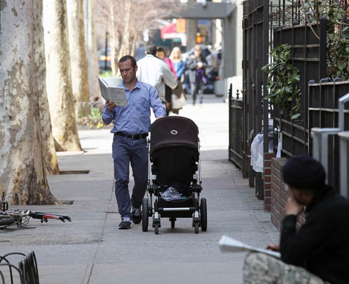 new-york-people-reading-series-lawrence-schwartzwald-3