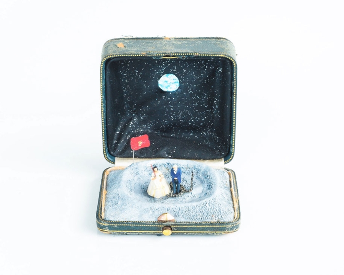 vintage-ring-box-miniature-diorama-talwst-12